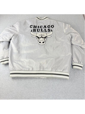 JH Design Chicago Bulls Satin Jacket 2XL White NBA Starter Style Bomber